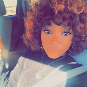 Meet your Posher, Jasmine